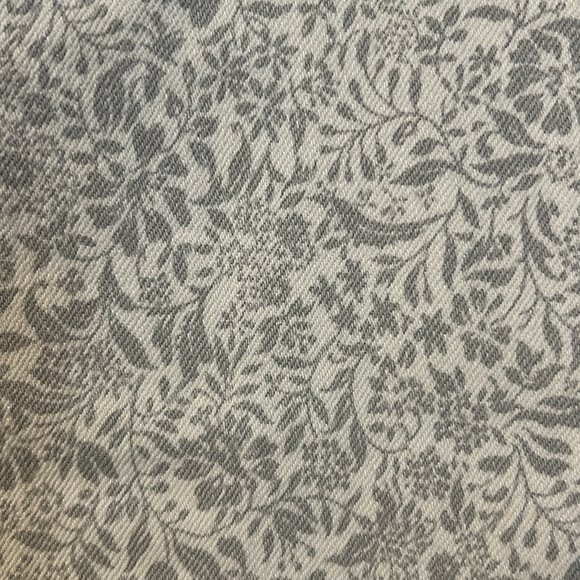 Uniqlo Floral Jeans - Picture 2 of 8